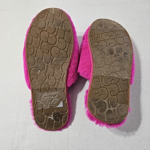 UGG Wool Hot Pink Fluffete Slippers Size 8 - Picture 2 of 4